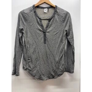 Akemi +‎ Kin Anthropologie Striped Metallic Henley Top Grey Gold Medium